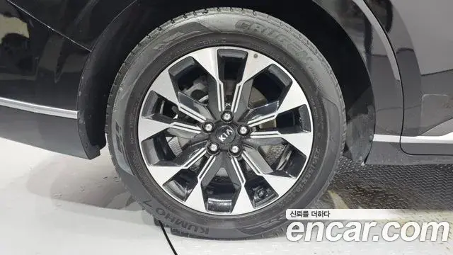 Kia Carnival 2021 — Фото 5/20