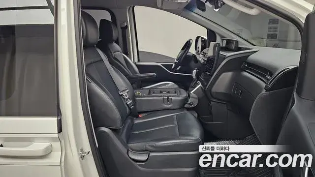 Hyundai Staria 2021 — Фото 11/20