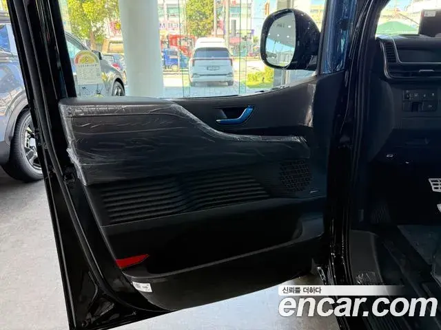 Hyundai Staria 2026 — Photo 9/20