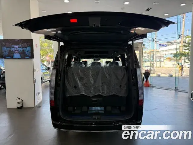 Hyundai Staria 2026 — Photo 8/20