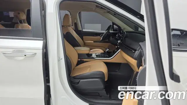 Kia Carnival 2022 — Фото 11/20
