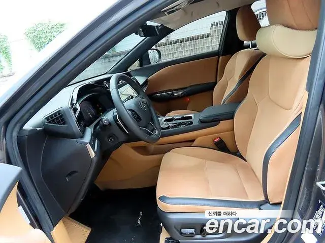 Lexus RZ450e 2023 — Photo 20/20