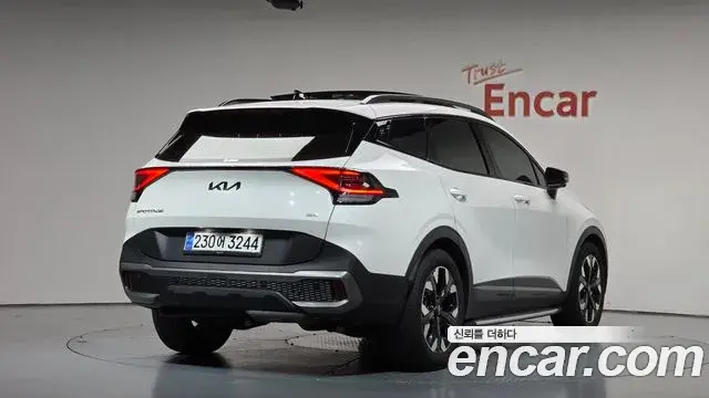 Kia Sportage 2024 — Фото 2/20