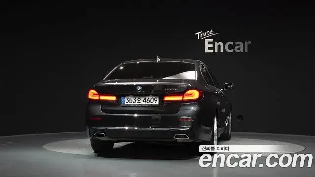 BMW 5 Series 2020 — ფოტო 4/20