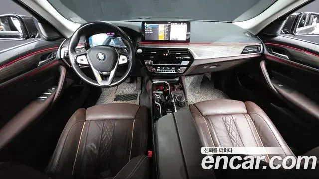 BMW 5 Series 2020 — ფოტო 7/20