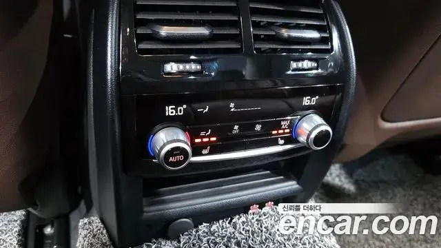 BMW 5 Series 2020 — ფოტო 18/20
