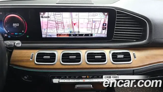 Mercedes-Benz GLE-Class 2019 — Photo 15/20