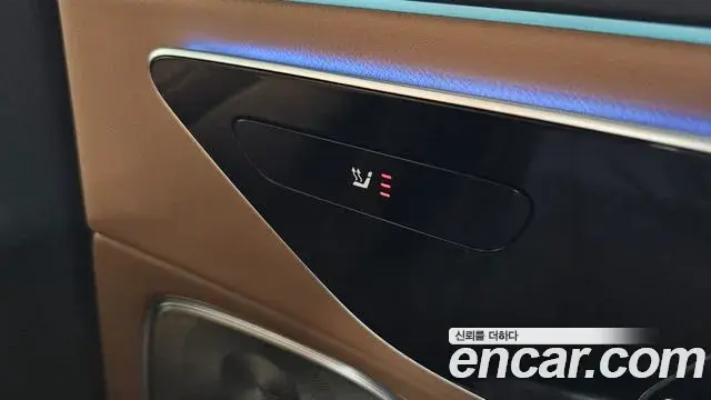 Mercedes-Benz E-Class 2024 — Photo 19/20