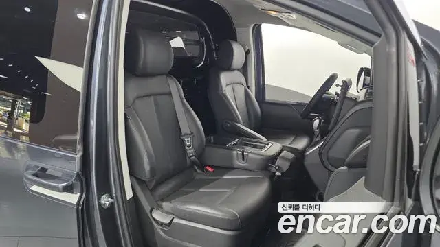Hyundai Staria 2024 — Фото 12/20