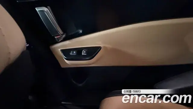 Kia Carnival 2022 — Фото 18/20