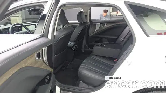 Kia K8 2023 — Photo 12/20