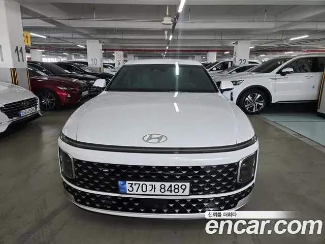 Hyundai Grandeur 2023 — Фото 1/20