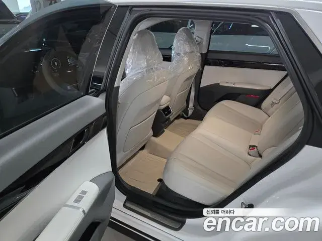 Hyundai Grandeur 2023 — Фото 15/20