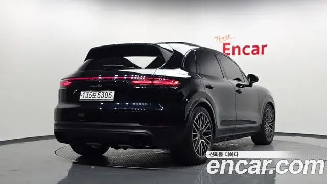 Porsche Cayenne 2020 — Фото 2/20