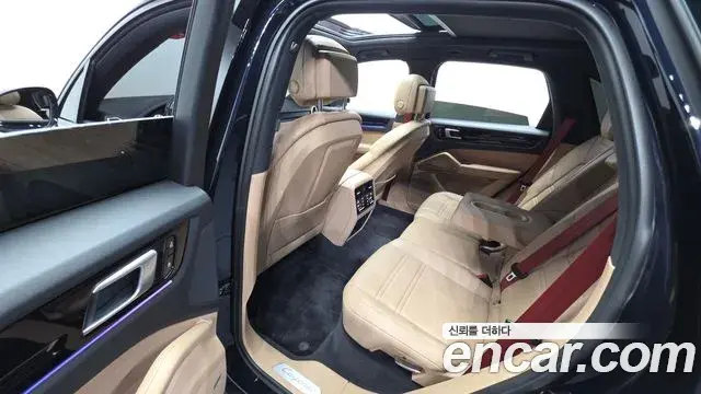 Porsche Cayenne 2020 — Фото 12/20