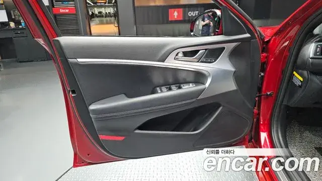 Genesis G70 2018 — Photo 13/39