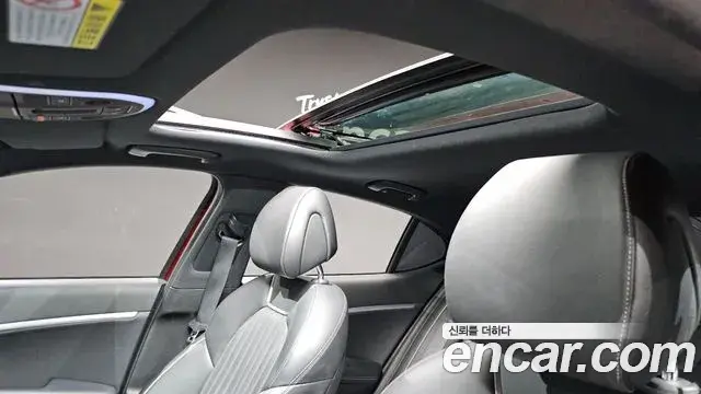 Genesis G70 2018 — Photo 19/39