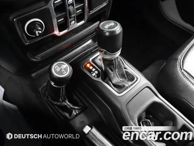 Jeep Wrangler 2020 — Фото 8/20