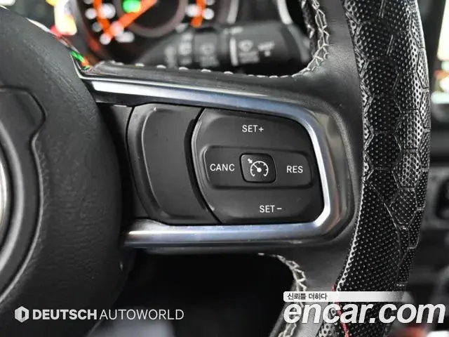Jeep Wrangler 2020 — Фото 16/20