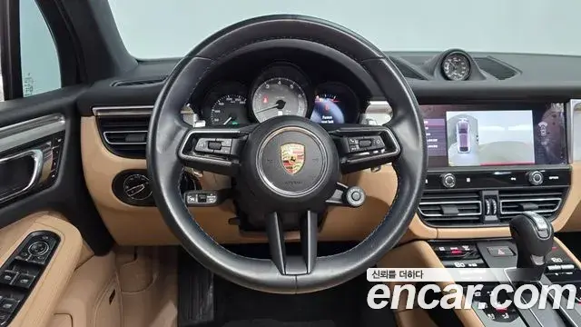 Porsche Macan 2023 — Фото 14/20
