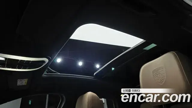 Porsche Macan 2023 — Фото 17/20