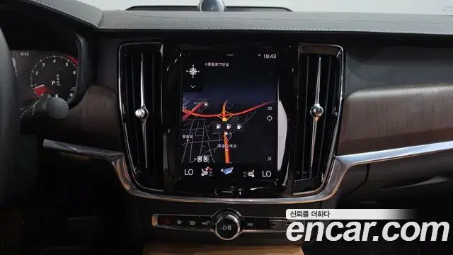Volvo S90 2021 — ფოტო 17/20