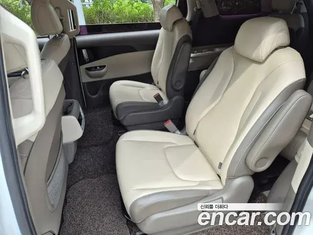 Kia Carnival 2020 — Фото 8/20