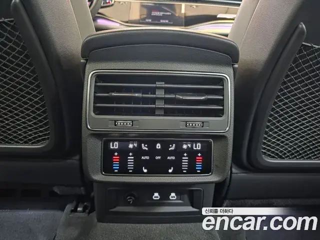 Audi Q7 2023 — Фото 18/20