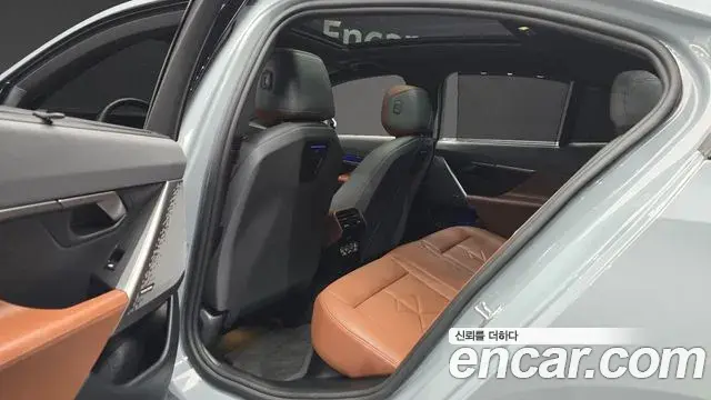 BMW 5 Series 2024 — Şəkil 11/20
