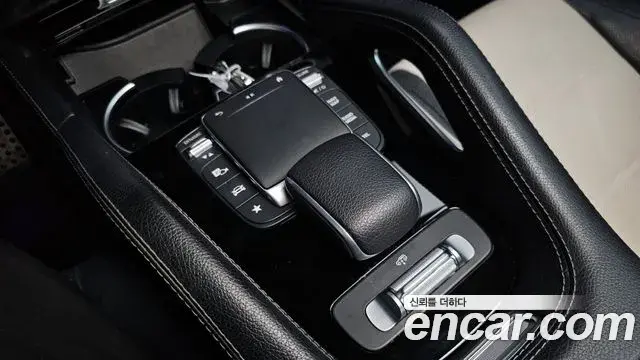 Mercedes-Benz GLE-Class 2022 — Фото 18/20