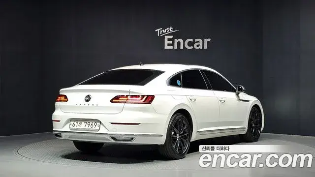 Volkswagen Arteon 2019 — ფოტო 31/37