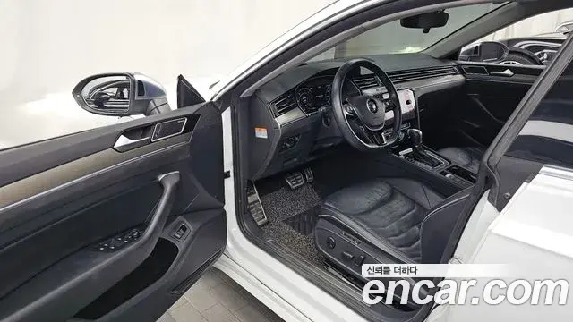 Volkswagen Arteon 2019 — ფოტო 10/37