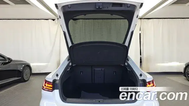 Volkswagen Arteon 2019 — ფოტო 28/37