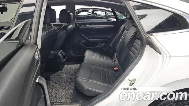 Volkswagen Arteon 2019 — ფოტო 27/37
