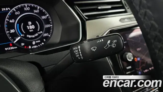Volkswagen Arteon 2019 — ფოტო 13/37