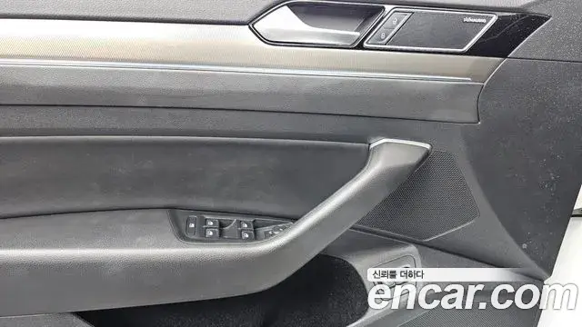 Volkswagen Arteon 2019 — ფოტო 32/37