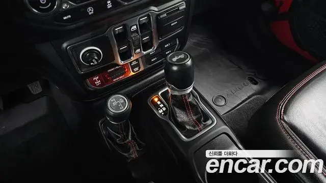Jeep Wrangler 2020 — Фото 9/20