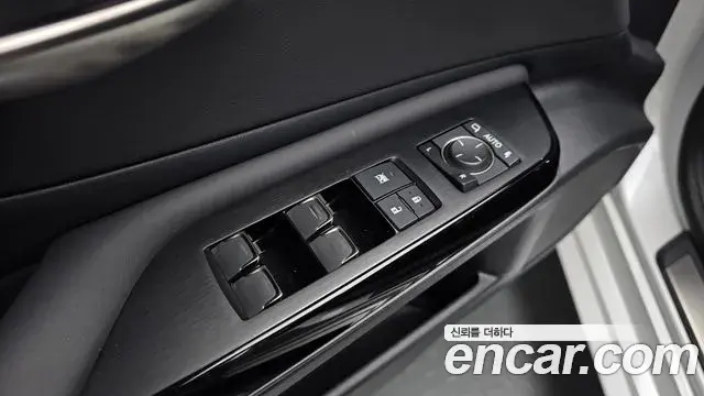 Lexus ES300h 2024 — Photo 31/35