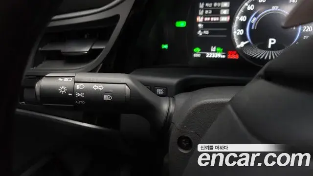 Lexus ES300h 2024 — Photo 34/35