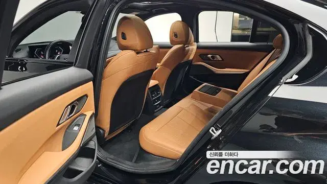 BMW 3 Series 2025 — Photo 13/20