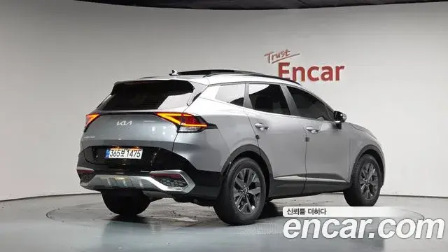 Kia Sportage 2021 — Фото 2/20