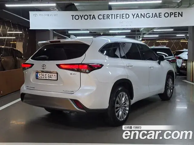 Toyota Highlander 2025 — ფოტო 11/20