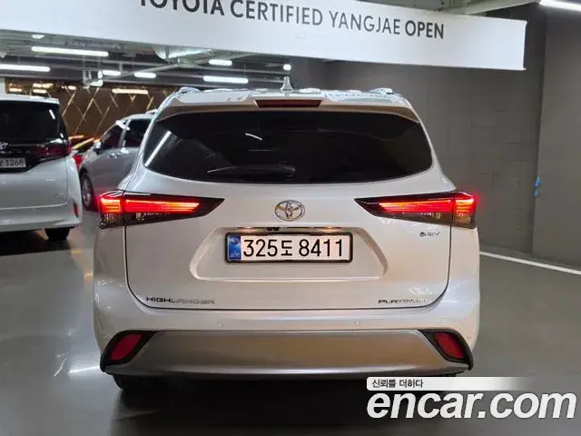Toyota Highlander 2025 — ფოტო 18/20