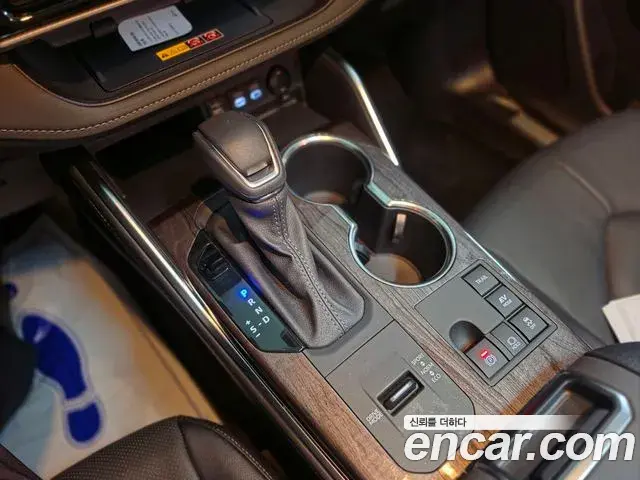 Toyota Highlander 2025 — ფოტო 3/20