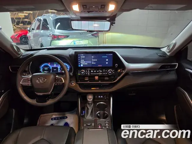 Toyota Highlander 2025 — ფოტო 16/20