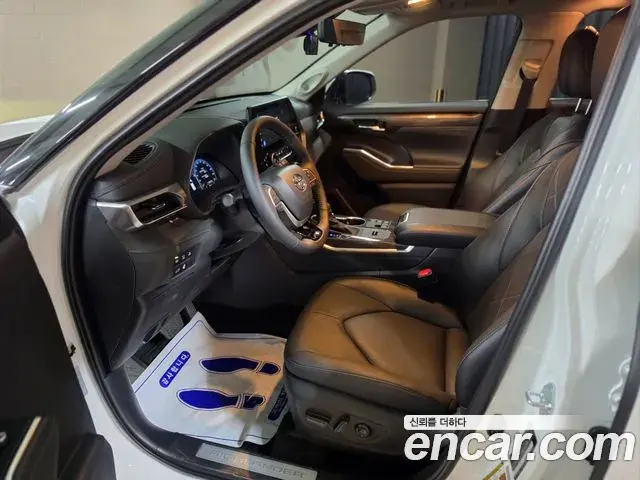 Toyota Highlander 2025 — ფოტო 17/20