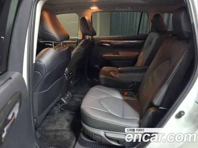Toyota Highlander 2025 — ფოტო 6/20