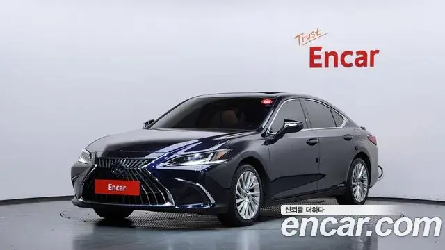 Lexus ES300h 2022 — Фото 1/20