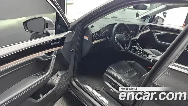 Volkswagen Touareg 2024 — Şəkil 23/36