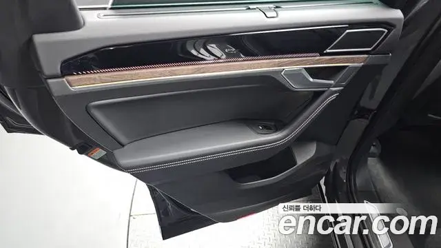 Volkswagen Touareg 2024 — Şəkil 35/36
